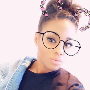 Meet your Posher, Raquelle